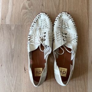 Dolce vita | off white moccasin | size 9 | brand new with a little wear